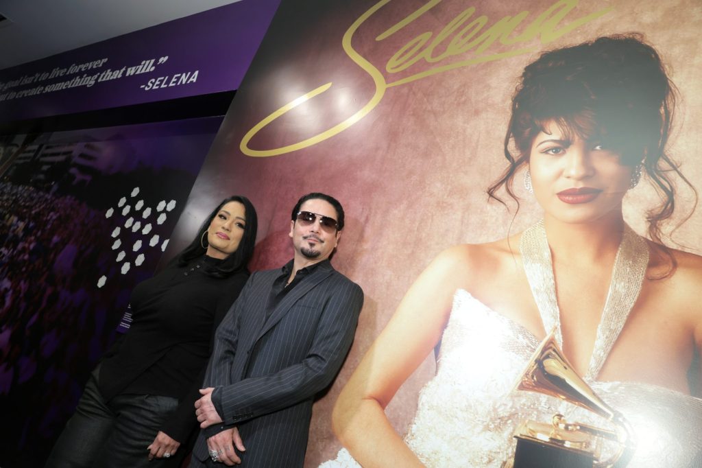 Shein dice que patrimonio de Selena no puede demandar por imitaciones en su sitio de moda rápida