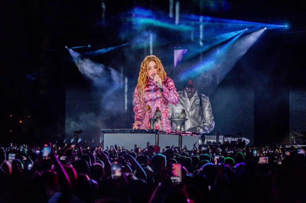 Madrid aulla con Shakira en concierto inaugural de su residencia: ‘Esta noche somos uno’